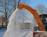 Коммунальщики обещают круглосуточную борьбу со снегопадами