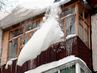 Костромичам напоминают о правилах безопасности при сходе снега с крыш
